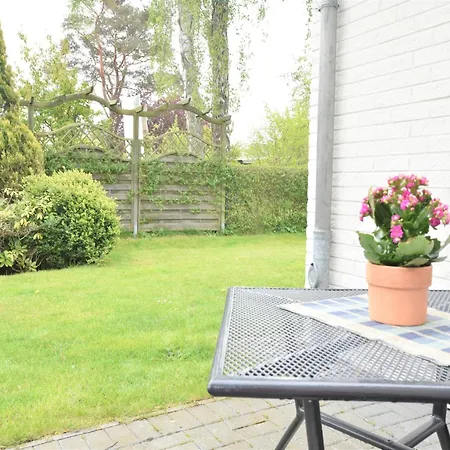 Geraeumige Mit Garten In Zingst, Cleaning Included *