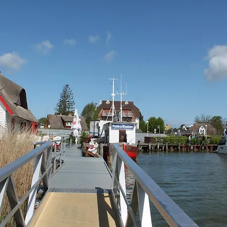 Geraeumige Mit Garten In Zingst, Cleaning Included * زنغست
