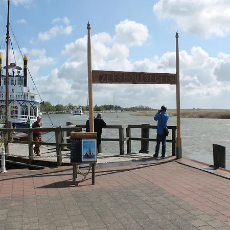 Geraeumige Mit Garten In Zingst, Cleaning Included Zingst